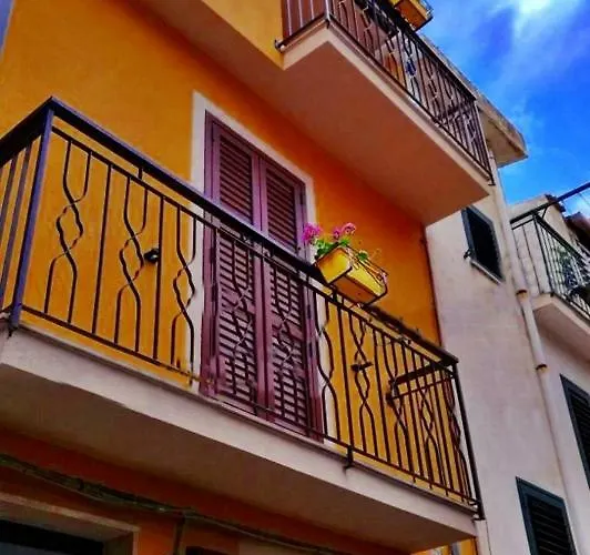 Alley 8 Apartman Scilla